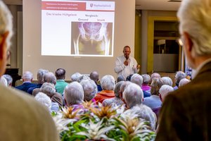 Prof. Möllenhoff während seines Vortrags