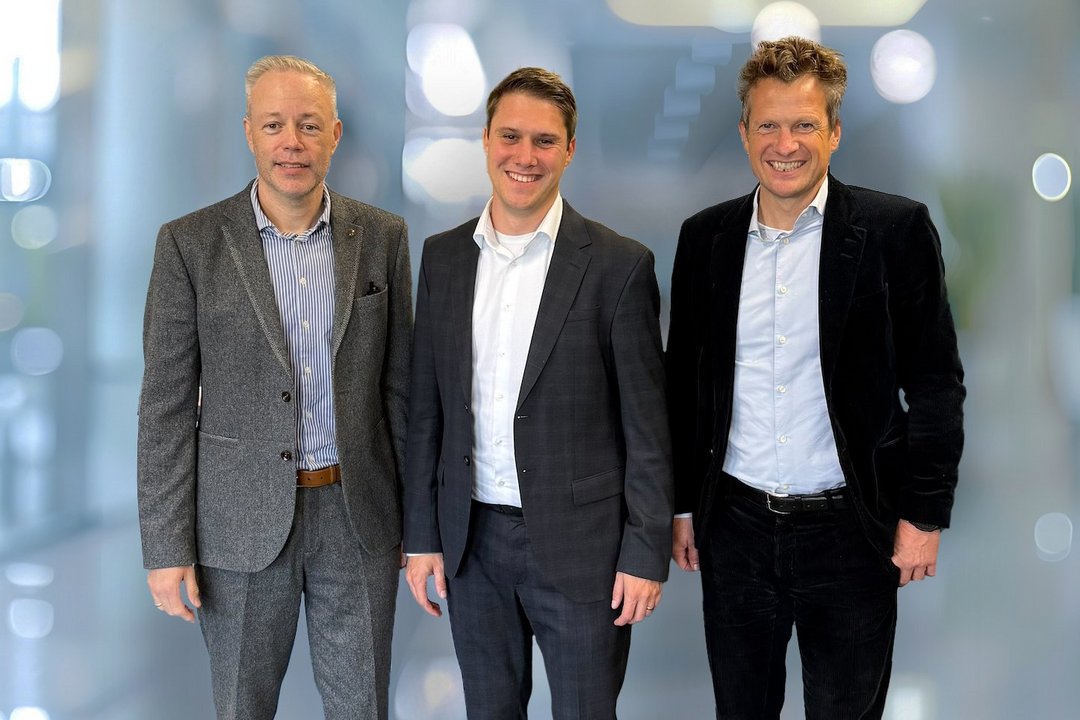 vlnr.: Prof. Dr. Christian Storm, Gründer und Geschäftsführer der TCC GmbH; Thomas Clausing, Leiter des Referats Consulting und Mitglied der erweiterten Geschäftsführung der Alexianer GmbH; TCC-Geschäftsführer Juergen Heiko Borwieck